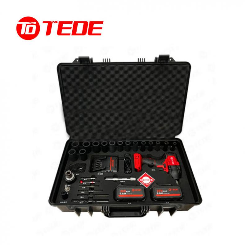 TEDE TE-5589 TEDE TE-5589 锂电扳手30件套 两电一充（单位：套） 红黑色 两电一充 （单位：套） 红黑色