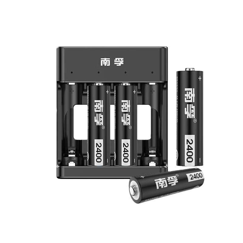 南孚（NANFU） 5号 镍氢充电电池 附充电器 2400mAh 4节/卡 （单位：卡） 新老包装随机发货