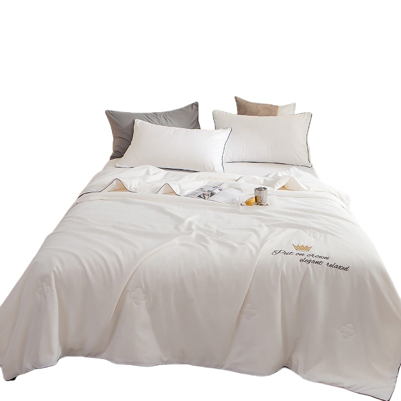 伊伊爱 BZ0TDC2100735 四季棉大豆夏被 150*200cm （单位：条） 皇冠白