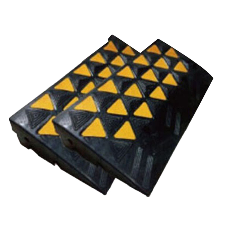 安赛瑞 11036 橡胶材质低位路沿坡 60*30*10cm （单位：个）  黄黑反光