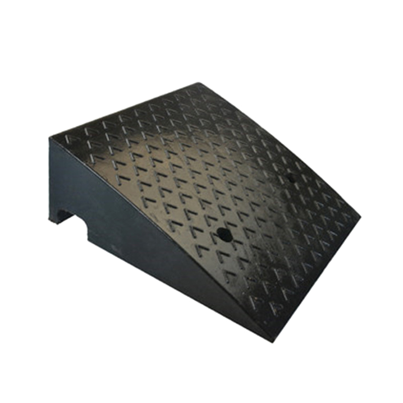 锦安行 JCH-LYP-J136 橡胶路沿坡 50×50×20cm （单位：个）  黑色