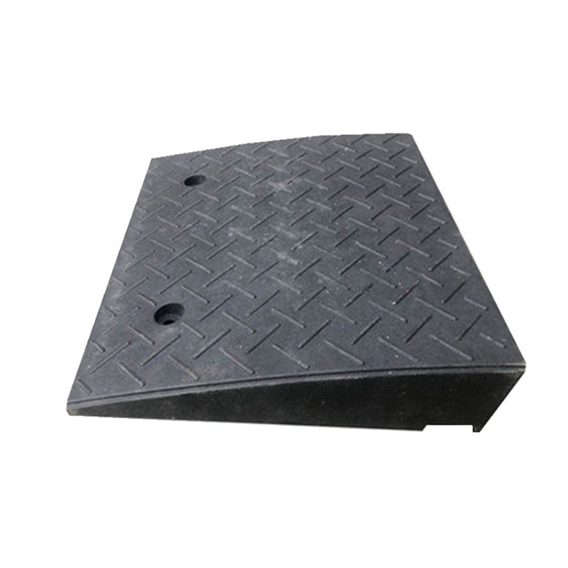 锦安行 JCH-LYP-X28 橡塑路沿坡 50×50×11cm （单位：个）  